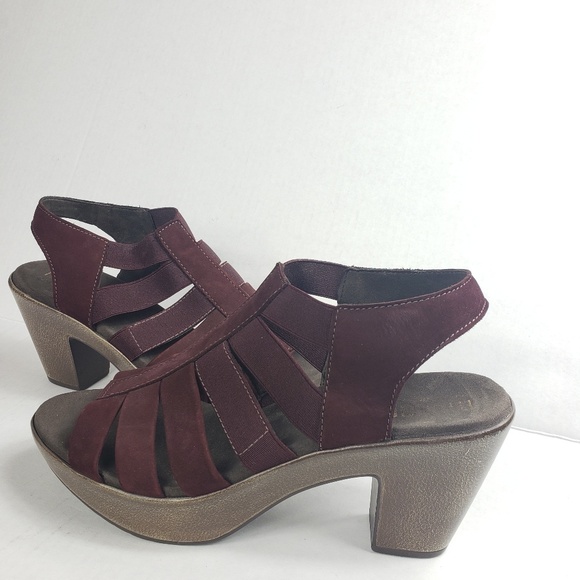 munro cookie sandals